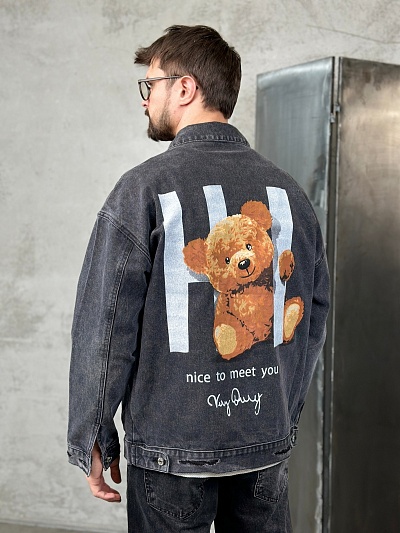 Джинсовая куртка с медведем