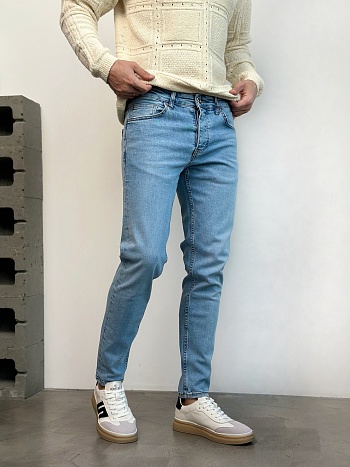 Модные мужские джинсы на весну и лето