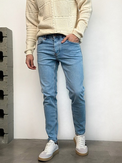 Модные мужские джинсы на весну и лето