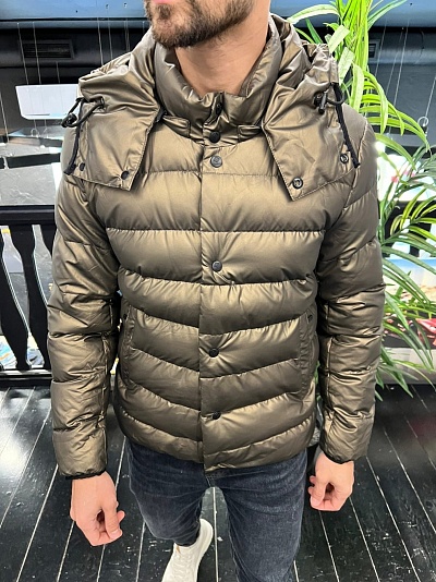 Зимняя коричневая куртка