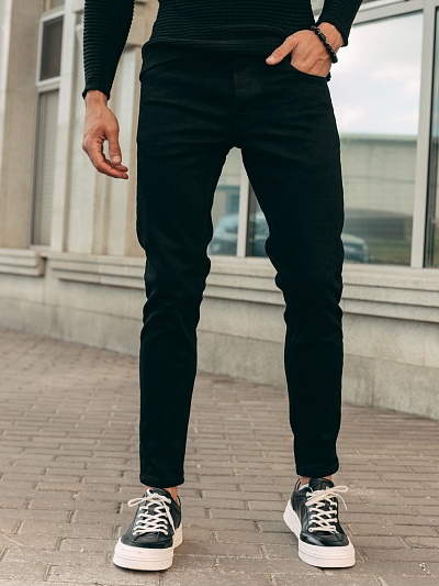 Зауженные джинсы в черном цвете